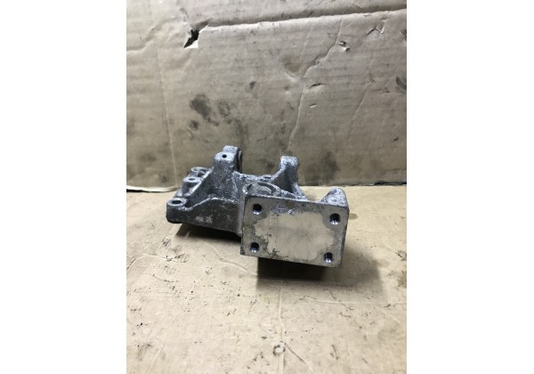 Кронштейн двигуна Citroen C2, C3, 1.1 i, 9640883680